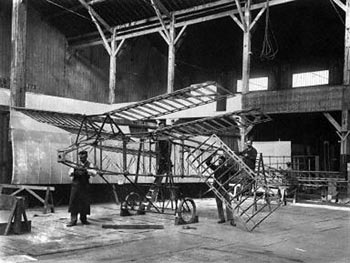 voisin_factory_1_1908_350.jpg