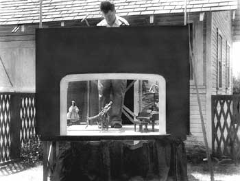 whr_puppetshow_1937_3_350.jpg